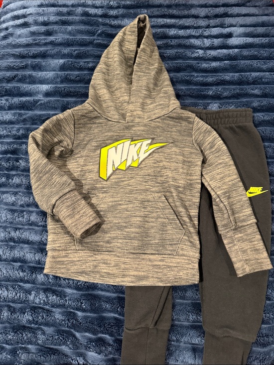 Nike Other - Nike Boys 18M Hoodie & Jogger Set – Gray/Black/Neon